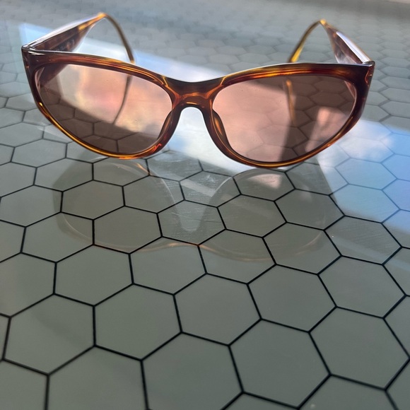 Christian Dior 90s vintage sunglasses in LIKE NEW condition - Picture 9 of 10